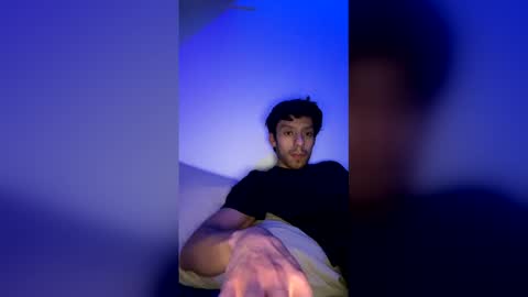 Snapshot of jaylikes269 chatting on December 22, 6:43 am jaylikes269 online show from December 22, 6:43 am