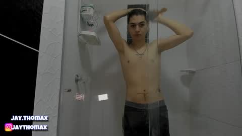 Snapshot of jaythomax chatting on December 2, 6:43 pm jaythomax online show from December 2, 6:43 pm