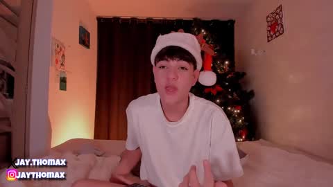 Snapshot of jaythomax chatting on December 11, 11:21 pm jaythomax online show from December 11, 11:21 pm