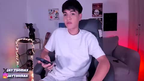 Snapshot of jaythomax chatting on February 19, 4:55 am jaythomax online show from February 19, 4:55 am