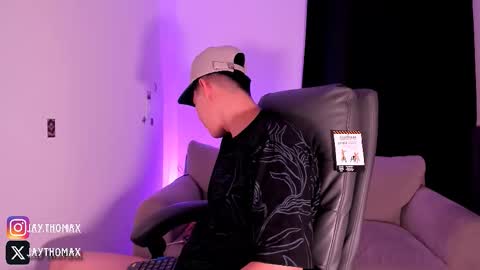 Snapshot of jaythomax chatting on October 1, 2:06 am jaythomax online show from October 1, 2:06 am