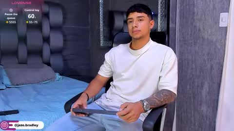 jaze_bradley online show from October 18, 11:33 am