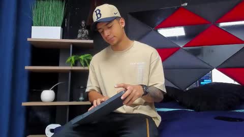 jaze_bradley online show from November 24, 11:21 am