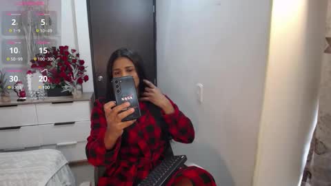Snapshot of jazmin1000 chatting on December 24, 11:49 am valentin online show from December 24, 11:49 am