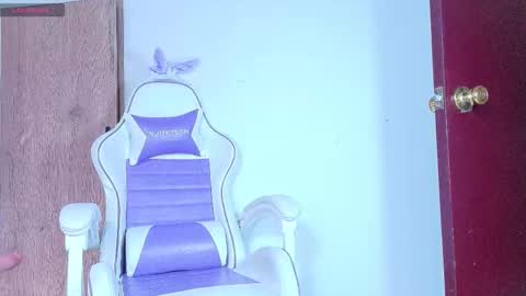 Snapshot of jazmin_barreraa chatting on October 6, 6:49 pm jazmin  online show from October 6, 6:49 pm