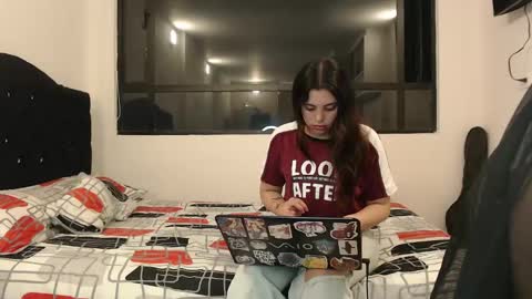 Jazmin and Scarlett online show from February 12, 5:26 am