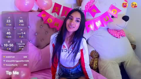 Snapshot of jazmin_tay chatting on January 13, 10:35 pm Jazmin online show from January 13, 10:35 pm