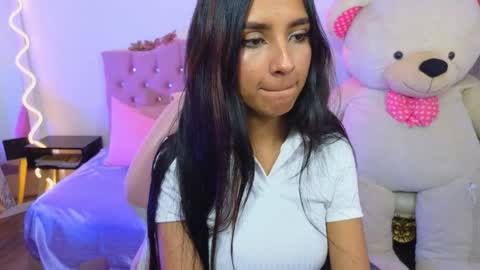 Snapshot of jazmin_tay chatting on January 24, 7:18 pm Jazmin online show from January 24, 7:18 pm