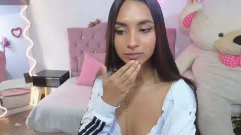 Snapshot of jazmin_tay chatting on March 3, 8:00 pm Jazmin online show from March 3, 8:00 pm