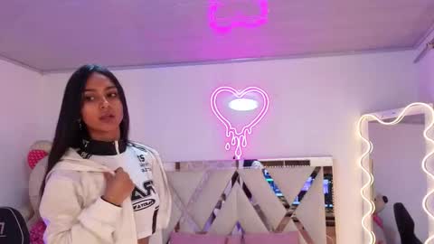 Snapshot of jazmin_tay chatting on November 14, 11:42 am Jazmin online show from November 14, 11:42 am