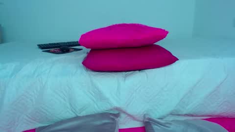 jazmin online show from January 8, 11:51 pm