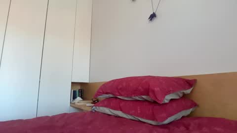 Snapshot of jbearbearbear chatting on October 1, 9:15 am jbearbearbear online show from October 1, 9:15 am