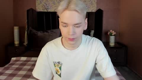 Snapshot of je_salvatore_bev chatting on February 28, 7:09 am Salvatore online show from February 28, 7:09 am