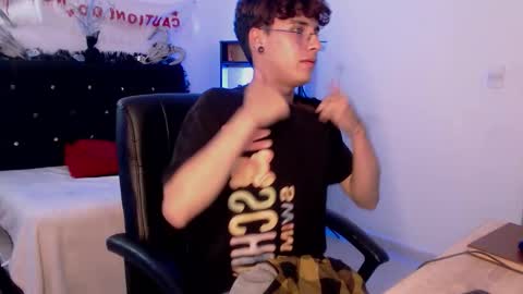 Snapshot of jeam_hot chatting on October 30, 10:10 pm jeam_hot online show from October 30, 10:10 pm