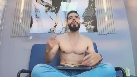 Snapshot of jean_lewis2 chatting on February 25, 1:43 pm JEAN online show from February 25, 1:43 pm