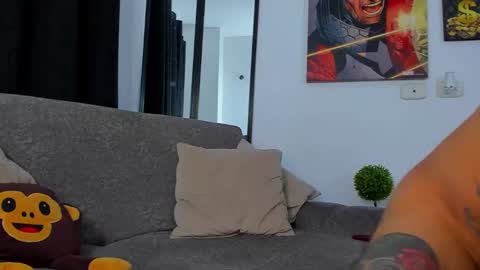 Snapshot of jean_lopez chatting on December 10, 4:45 am Jean axelcrow Modelo Independiente online show from December 10, 4:45 am