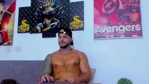 Snapshot of jean_lopez chatting on February 16, 8:43 am Jean axelcrow Modelo Independiente online show from February 16, 8:43 am