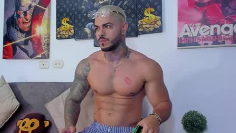 Snapshot of jean_lopez chatting on March 5, 12:16 am Jean axelcrow Modelo Independiente online show from March 5, 12:16 am