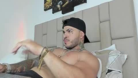 Snapshot of jean_lopez chatting on September 22, 7:21 am Jean axelcrow Modelo Independiente online show from September 22, 7:21 am