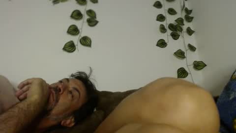 Snapshot of jeans_and_emma chatting on March 1, 4:37 am jeans_and_emma online show from March 1, 4:37 am