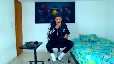 Snapshot of jeffer21_hot chatting on January 25, 4:02 am jeffer21_hot online show from January 25, 4:02 am