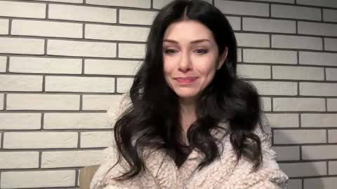 jennifer bones online show from November 29, 7:17 pm