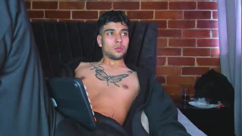 Snapshot of jei_cox chatting on November 23, 1:22 pm jei online show from November 23, 1:22 pm