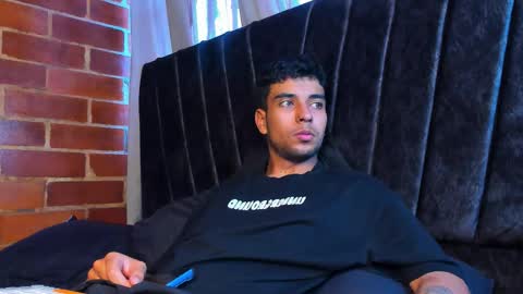 Snapshot of jei_cox chatting on December 22, 12:57 pm jei online show from December 22, 12:57 pm