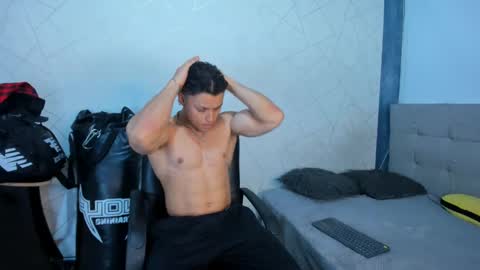 Snapshot of jeicob_gagnon chatting on December 24, 11:11 pm jeicob gagnon online show from December 24, 11:11 pm