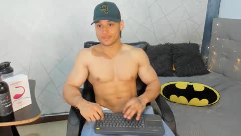 Snapshot of jeicob_gagnon chatting on January 6, 10:58 pm jeicob gagnon online show from January 6, 10:58 pm