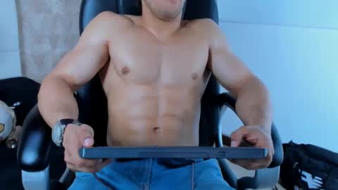 Snapshot of jeicob_gagnon chatting on January 21, 2:48 pm jeicob gagnon online show from January 21, 2:48 pm