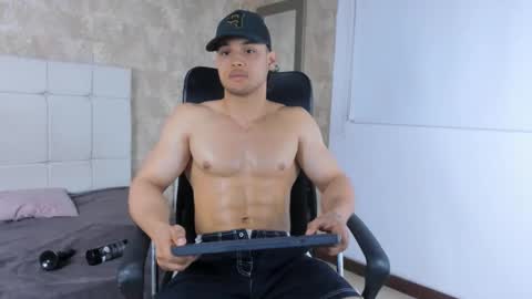Snapshot of jeicob_gagnon chatting on January 25, 12:58 pm jeicob gagnon online show from January 25, 12:58 pm