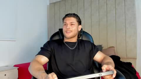 Snapshot of jeicob_gagnon chatting on October 4, 7:28 am jeicob gagnon online show from October 4, 7:28 am