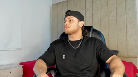 Snapshot of jeicob_gagnon chatting on October 5, 6:01 am jeicob gagnon online show from October 5, 6:01 am