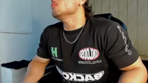 Snapshot of jeicob_gagnon chatting on October 7, 9:28 am jeicob gagnon online show from October 7, 9:28 am