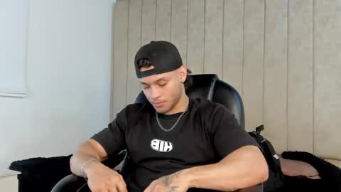 Snapshot of jeicob_gagnon chatting on October 18, 5:54 am jeicob gagnon online show from October 18, 5:54 am