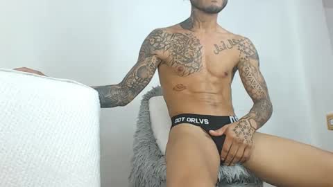 Snapshot of jeilertthh chatting on February 7, 1:25 am jeilertthh online show from February 7, 1:25 am