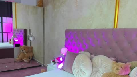 Snapshot of jelisse_jones chatting on February 6, 7:07 pm Jelisse online show from February 6, 7:07 pm