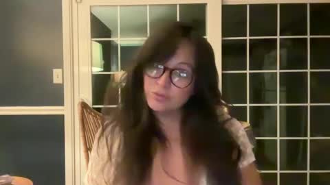 Snapshot of jellybeanin chatting on October 9, 9:40 am Jelli online show from October 9, 9:40 am