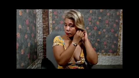 Snapshot of jemm36 chatting on December 1, 10:43 pm Jem online show from December 1, 10:43 pm