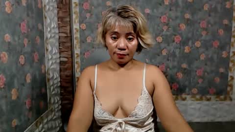 Snapshot of jemm36 chatting on December 14, 10:56 am Jem online show from December 14, 10:56 am