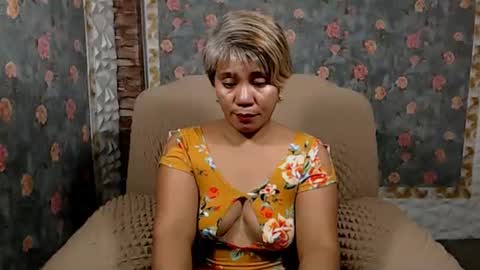 Snapshot of jemm36 chatting on January 6, 8:46 am Jem online show from January 6, 8:46 am