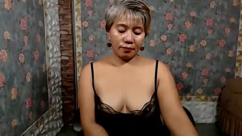 Snapshot of jemm36 chatting on January 9, 1:29 am Jem online show from January 9, 1:29 am