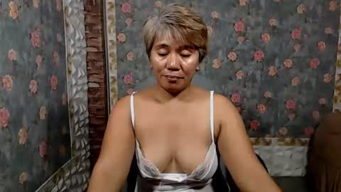 Snapshot of jemm36 chatting on January 12, 6:39 am Jem online show from January 12, 6:39 am