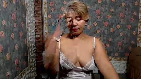 Snapshot of jemm36 chatting on January 12, 11:39 am Jem online show from January 12, 11:39 am