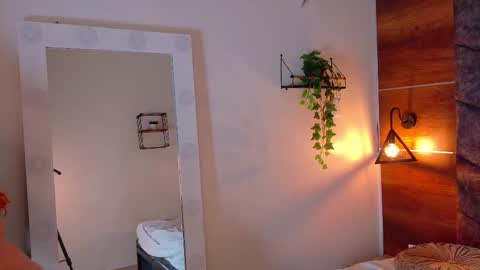 Jena  online show from October 23, 2:49 pm