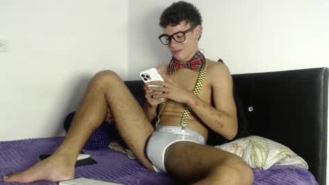 Snapshot of jenfrysuarez chatting on December 1, 11:32 pm jenfrysuarez online show from December 1, 11:32 pm