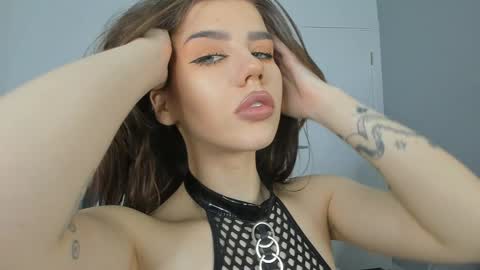 Snapshot of jenie_fire chatting on January 17, 7:27 pm Dolly online show from January 17, 7:27 pm