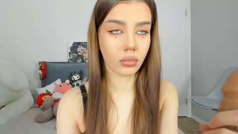 Snapshot of jenie_fire chatting on February 8, 12:28 pm Dolly online show from February 8, 12:28 pm