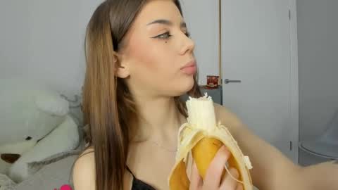 Snapshot of jenie_fire chatting on February 27, 4:21 pm Dolly online show from February 27, 4:21 pm